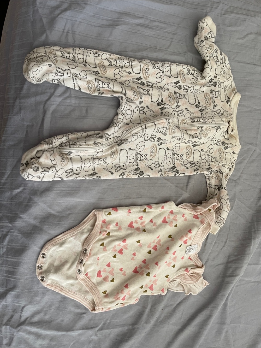 Cream Baby One-Piece Footed Zipper Sleepwear & Pink Heart Tank Bodysuit Set